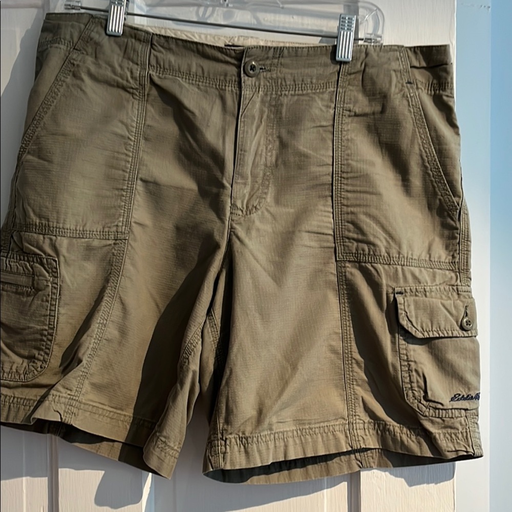 WOMEN’S EDDIE BAUER CARGO SHORTS